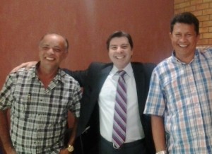 Presidente do Sinpro-AL, Fernando Firmino, com o vereador Wilson Júnior e o diretor Evânio Salvador